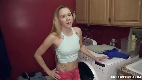 Smoking hot sex with a sexy girl