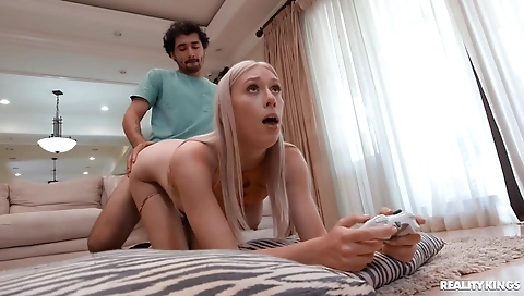 Sara scrub and anal with a perfect ass