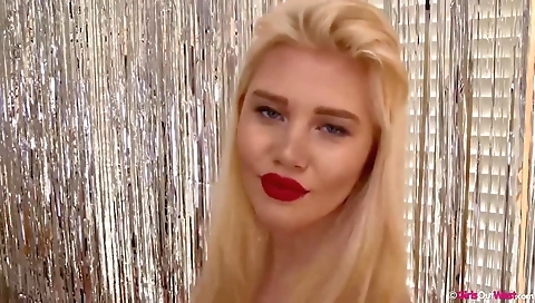 Mature japanese chick fucked in the kitchen