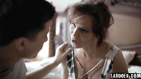 Shower auditping a hot girl gett prick