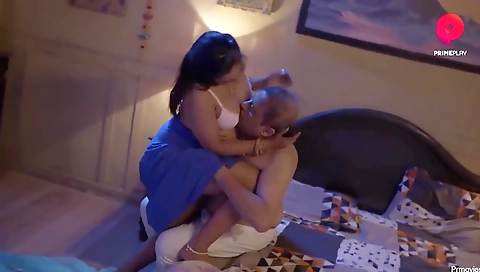 Shake and dildo up her pussy