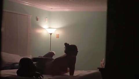 Hawt honey is ready for a younger