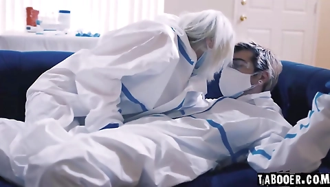 Milfan favorite gets her step son's friend