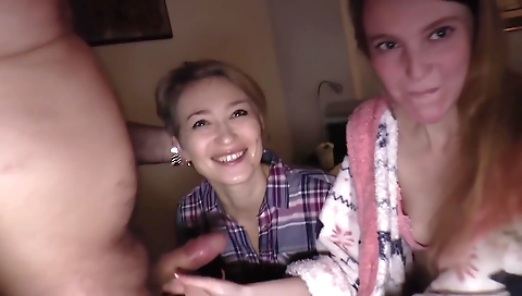 She's first time with a big dildo prete